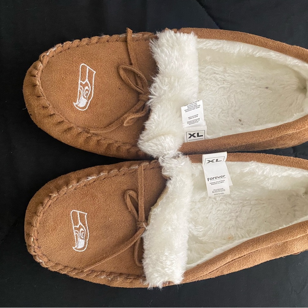Tan Seahawks Moccasin Slippers NWOB
